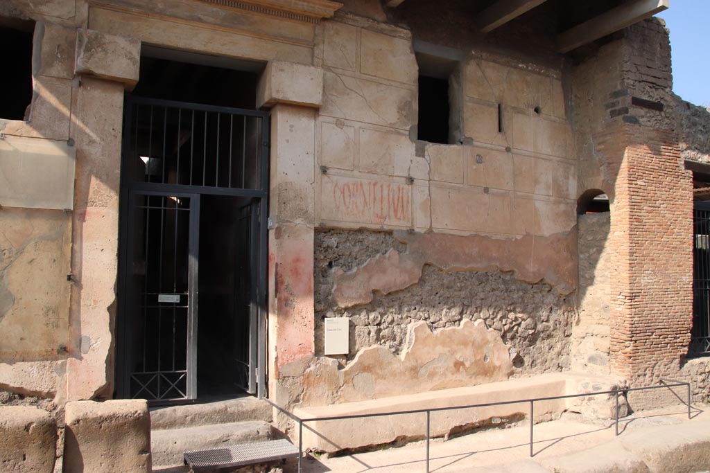 I.6.15 Pompeii. June 2019. Bench on east side of entrance doorway, east end. Photo courtesy of Buzz Ferebee.