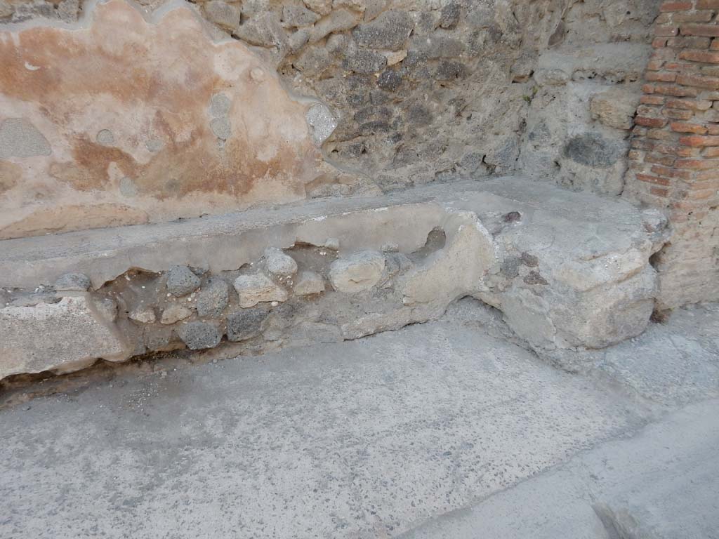 I.6.15 Pompeii. March 2019. Front faade on east (right) side of entrance doorway.               
Foto Annette Haug, ERC Grant 681269 DCOR

