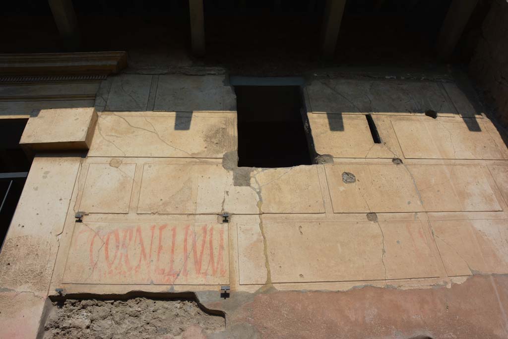 I.6.15 Pompeii. March 2019. Detail of lower front faade on east (right) side of entrance doorway.               
Foto Annette Haug, ERC Grant 681269 DCOR
