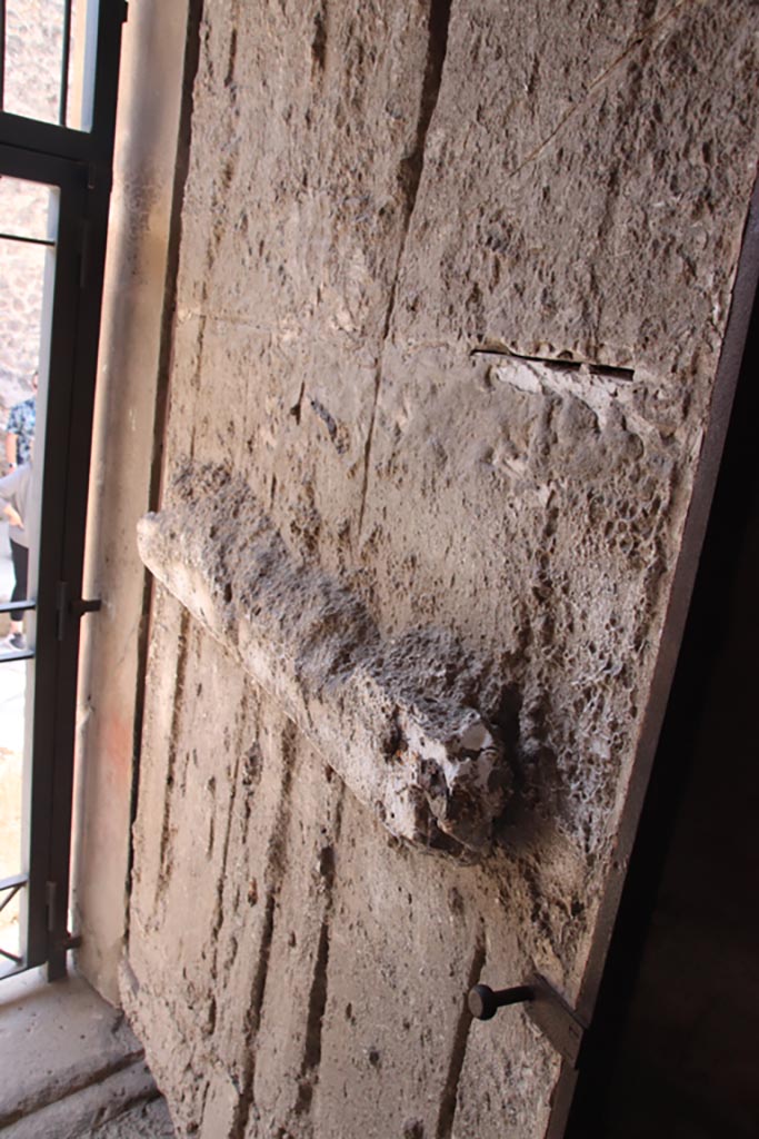 I.6.15 Pompeii. December 2005. Plaster cast of entrance door.