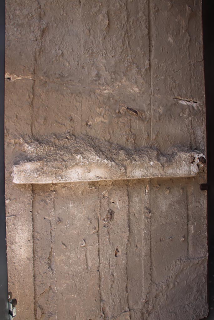 I.6.15 Pompeii. March 2019. East side of entrance doorway.            
Foto Annette Haug, ERC Grant 681269 DCOR
