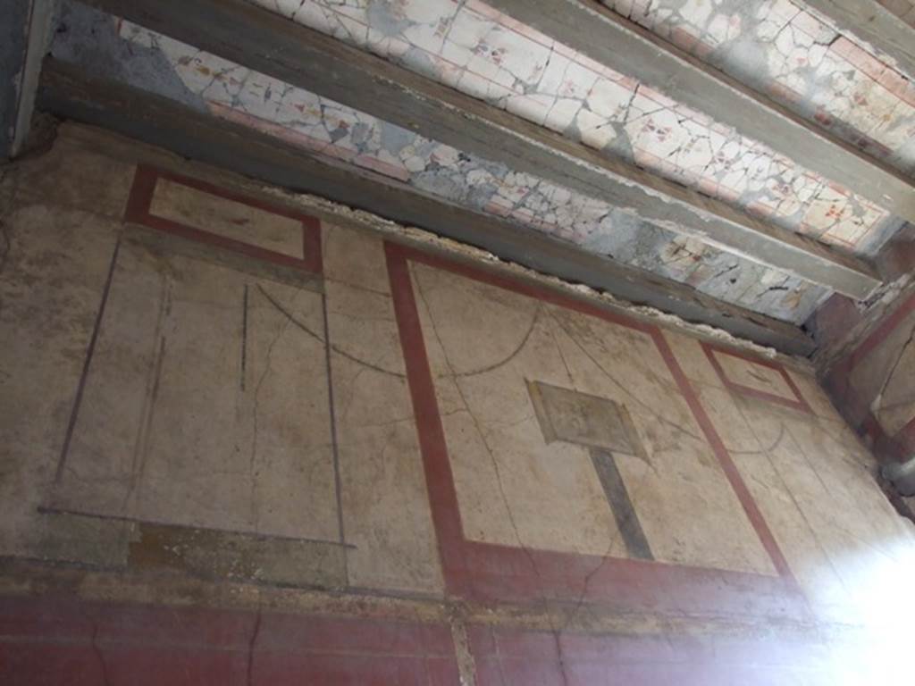 I.6.15 Pompeii. March 2019. Detail from east wall of entrance corridor/fauces.           
Foto Annette Haug, ERC Grant 681269 DCOR

