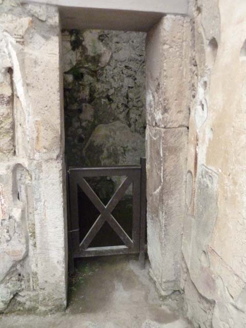 I.6.15 Pompeii. June 2019. Room 8, window in north wall and upper north-east corner.  
Photo courtesy of Buzz Ferebee.
