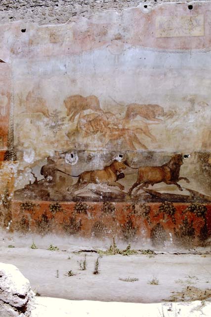 I.6.15 Pompeii. June 2019. Room 9, east of centre of upper north wall of small garden. 
Photo courtesy of Buzz Ferebee.

