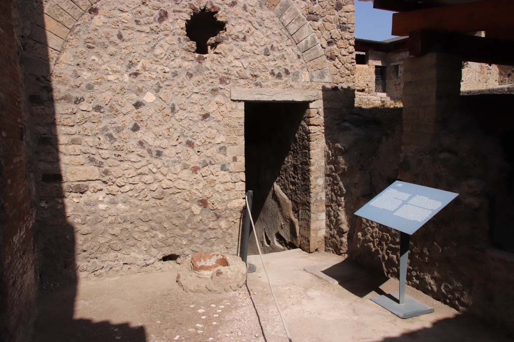 I.6.16 Pompeii. September 2019. 
Looking north across from rear entrance to House of Criptoportico (I.6.16/2), towards doorway into west wing of cryptoporticus
