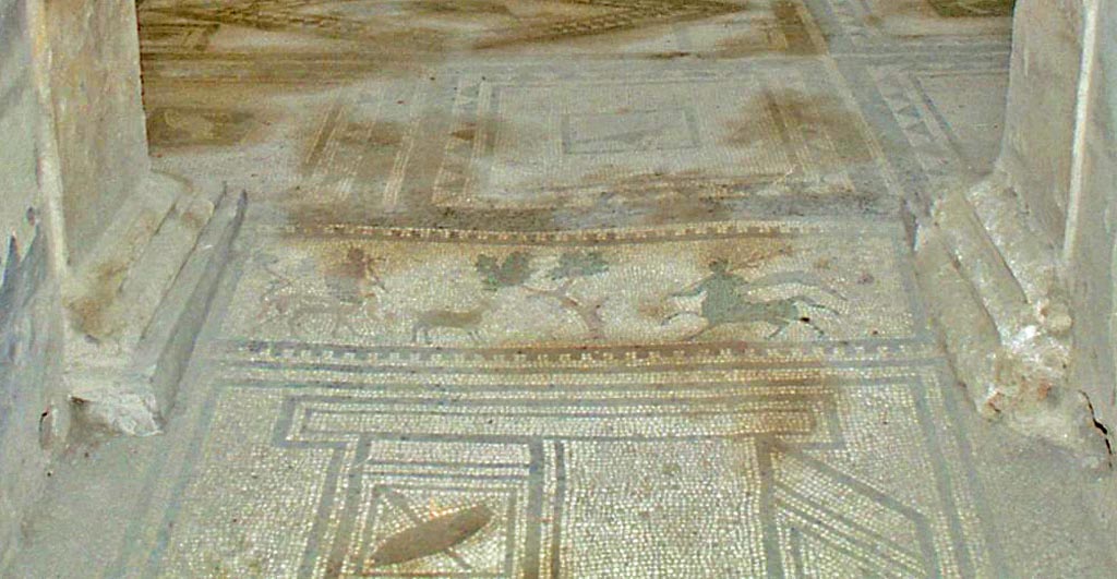 I.7.1 Pompeii. April 2005.  
Detail of mosaic flooring at south end of entrance corridor/fauces and atrium. Photo courtesy of Klaus Heese.
