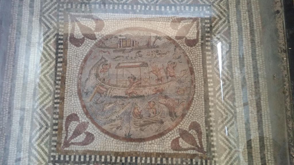 I.7.1 Pompeii. October 2019. Mosaic emblema from centre of floor in triclinium, with Nile scene.
Foto Annette Haug, ERC Grant 681269 DÉCOR.
