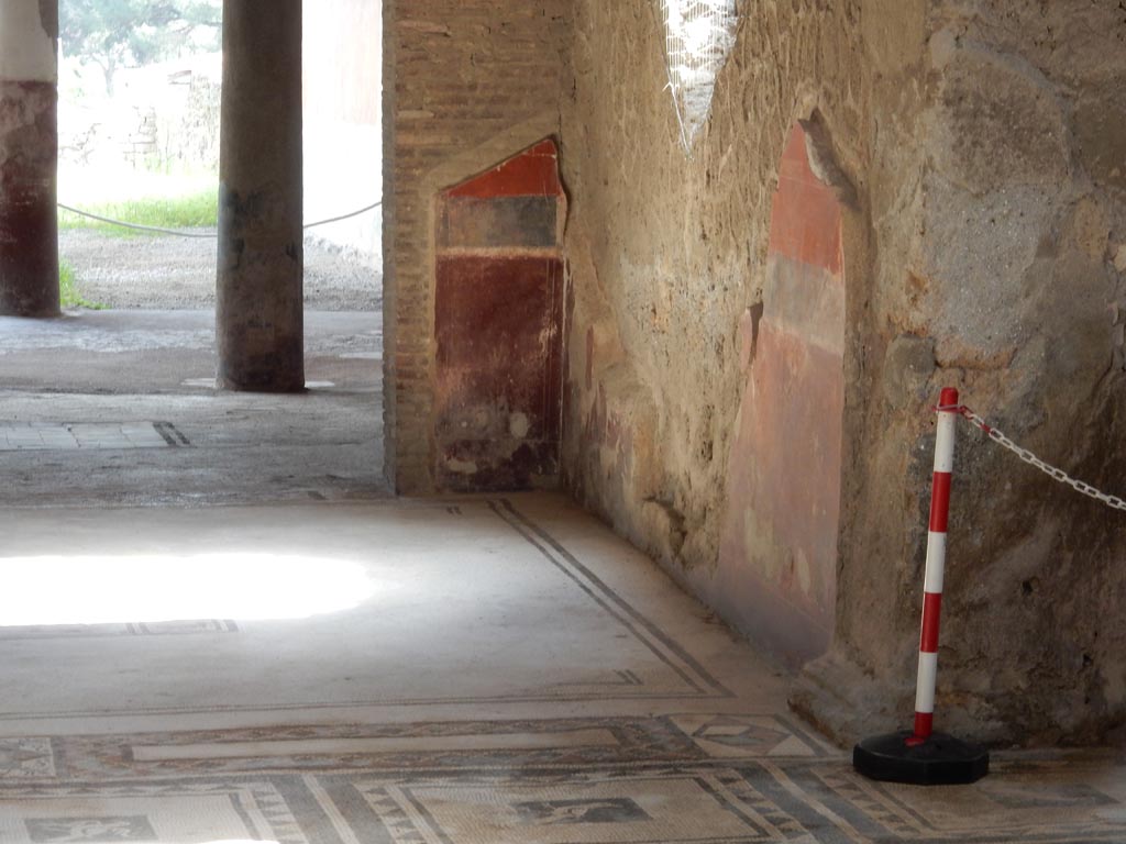 I.7.1 Pompeii. May 2016. West wall of tablinum, looking south towards oecus. Photo courtesy of Buzz Ferebee.