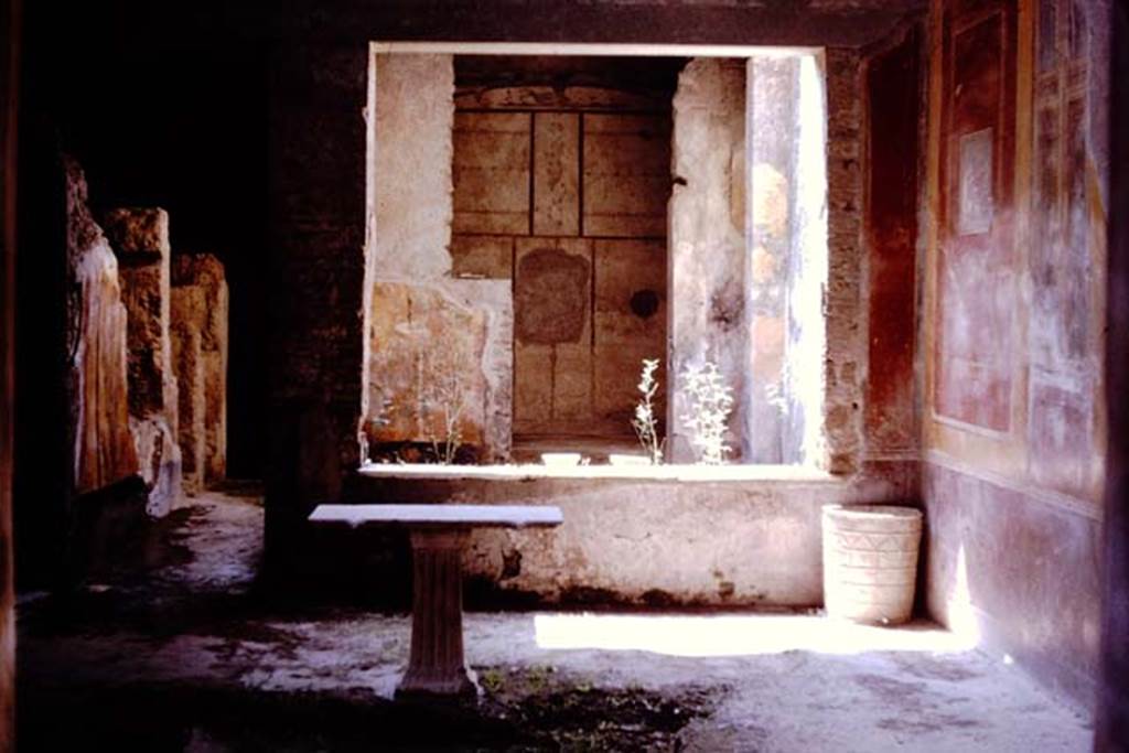 I.7.3 Pompeii. 1964. Looking south from atrium, with the west wall, on the right.  Photo by Stanley A. Jashemski.
Source: The Wilhelmina and Stanley A. Jashemski archive in the University of Maryland Library, Special Collections (See collection page) and made available under the Creative Commons Attribution-Non Commercial License v.4. See Licence and use details.
J64f1800