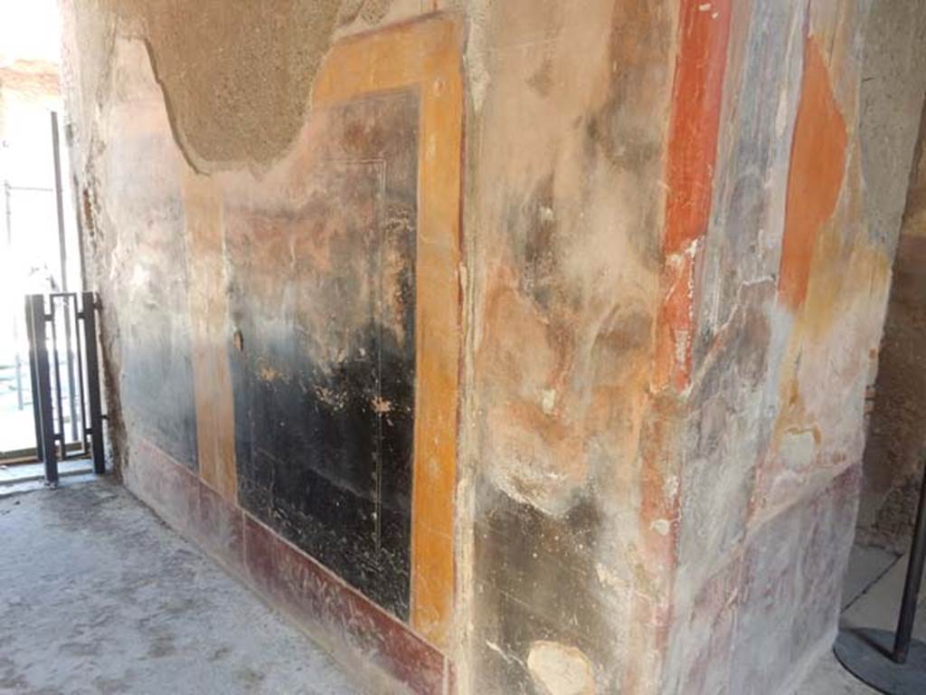 I.7.3 Pompeii. May 2016. East wall of entrance corridor, looking north. Photo courtesy of Buzz Ferebee.