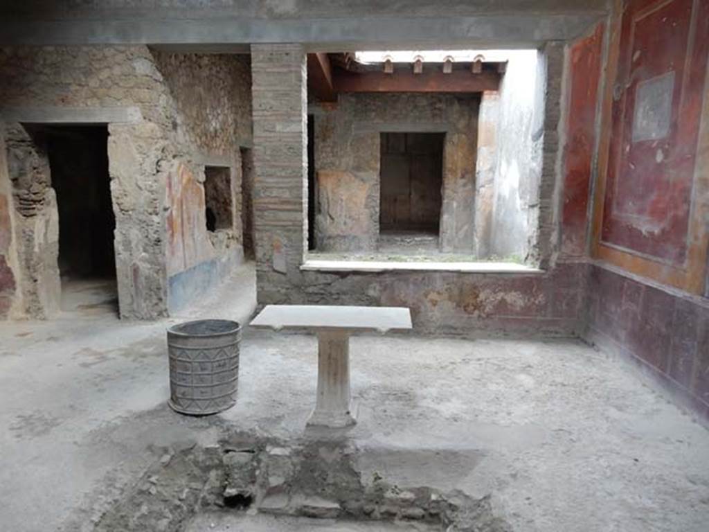 I.7.3 Pompeii. May 2017. Looking south across atrium towards small garden area.
Photo courtesy of Buzz Ferebee.
