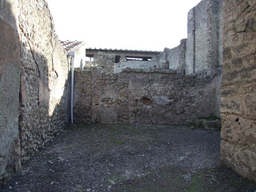 I.7.4 Pompeii. Taberna or Officina vasaria of Corinthus, servus of P Cornelius?  Looking south.