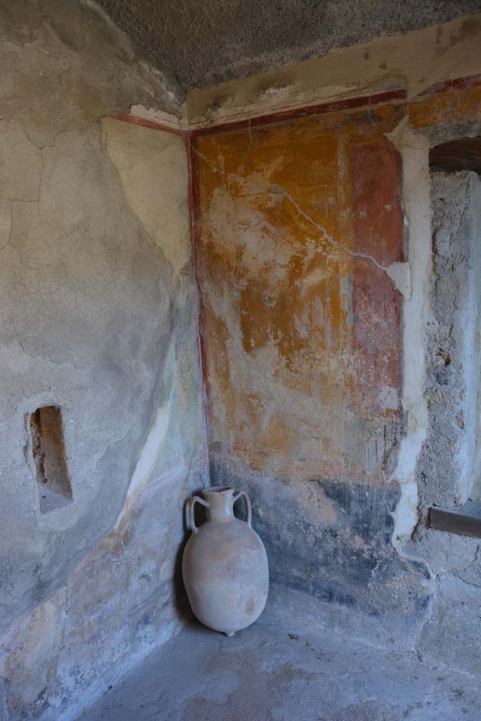 I.7.7 Pompeii. October 2019. North-west corner of cubiculum.
Foto Annette Haug, ERC Grant 681269 DÉCOR.
