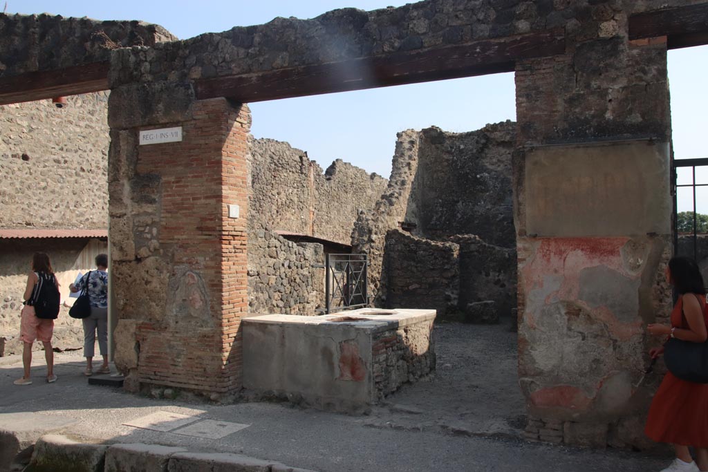 I.7.8 Pompeii. Pompeii. October 2023. Looking towards entrance doorway. Photo courtesy of Klaus Heese.