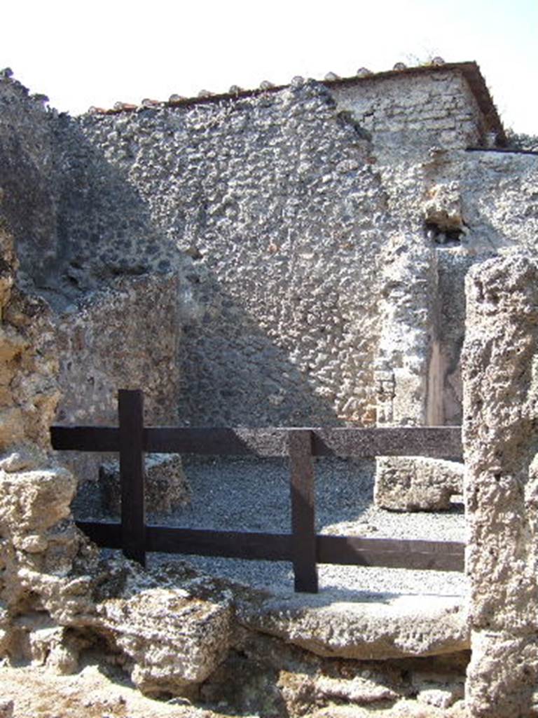 I.7.9 Pompeii. September 2005. Entrance, looking west.

