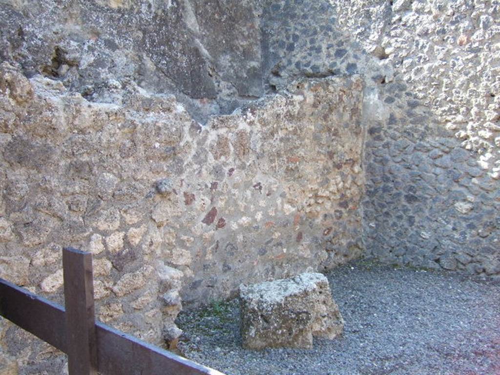 I.7.9 Pompeii. September 2005. South wall of rear room, near I.7.9.

