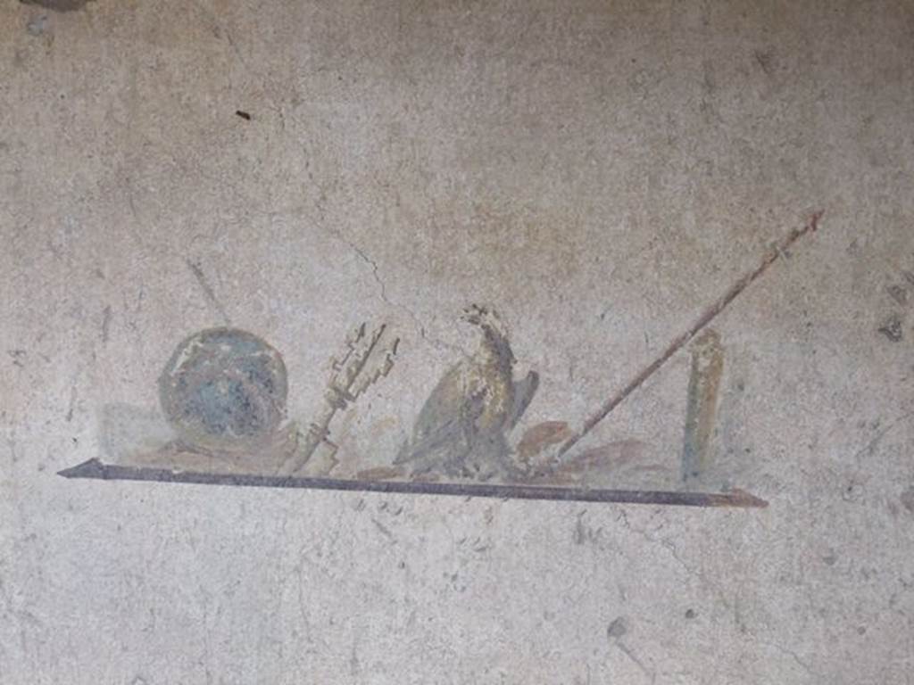 I.7.11 Pompeii. September 2021. Detail of painted peacock/bird from upper south wall. Photo courtesy of Klaus Heese.