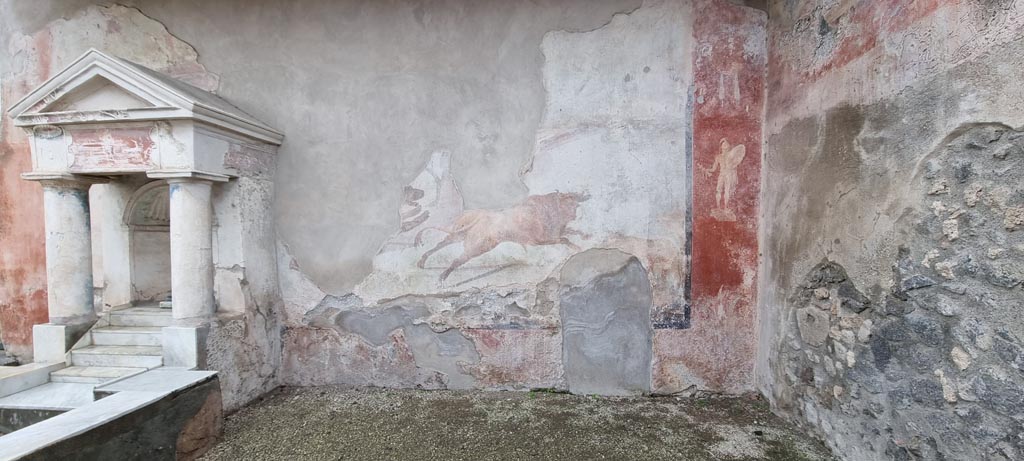 I.7.12 Pompeii. December 2023. South wall of garden area on west of nymphaeum. Photo courtesy of Miriam Colomer.