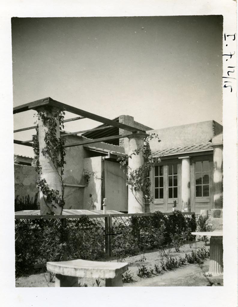 I.7.10/12, Pompeii, but shown as I.7.12/15 on photo. Pre-1937-39. Looking north-west across garden area.
Photo courtesy of American Academy in Rome, Photographic Archive.  Warsher collection no. 1892.
