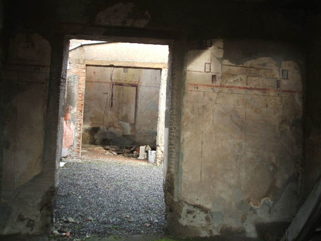 I.7.18 Pompeii. December 2004. Looking east from entrance, across atrium to tablinum.