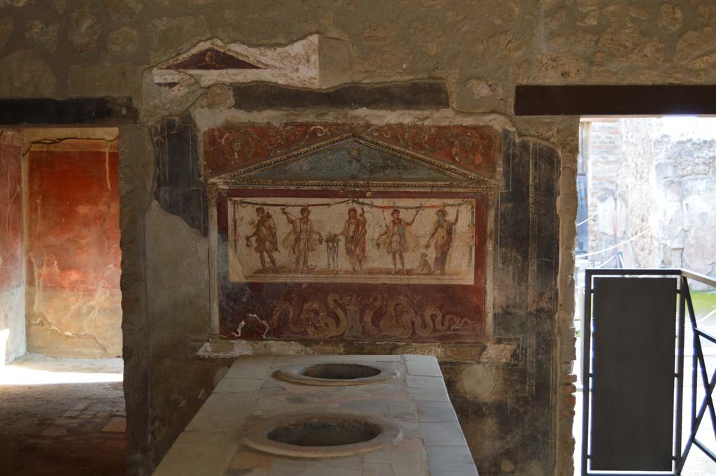 I.8.8 Pompeii. October 2017. 
Looking towards rear wall of bar room with doorway to rear room, on left, doorway to oecus, atrium and dwelling, on right.
Foto Taylor Lauritsen, ERC Grant 681269 DÉCOR.

