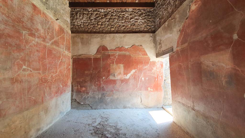 I.8.9 Pompeii. July 2021. Room 3, looking towards south wall.
Foto Annette Haug, ERC Grant 681269 DÉCOR
