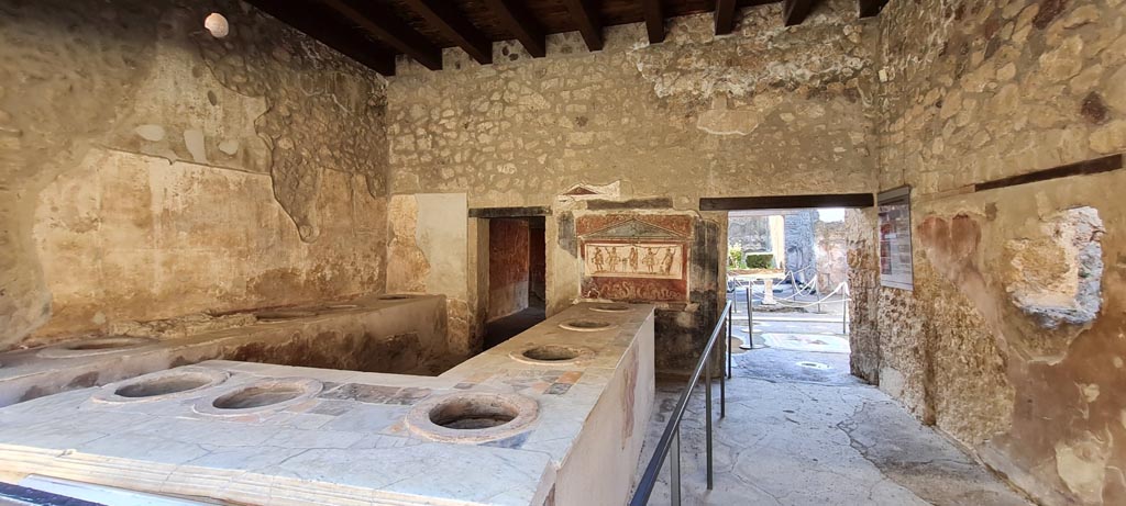 I.8.8 Pompeii. October 2017. Looking towards Lararium on south wall.
Foto Taylor Lauritsen, ERC Grant 681269 DÉCOR.
