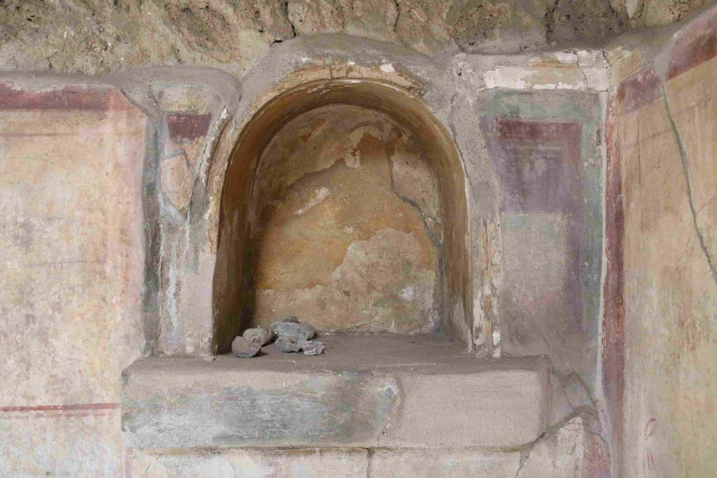 I.8.9 Pompeii. December 2018. Room 4, west wall with lararium niche. Photo courtesy of Aude Durand.

