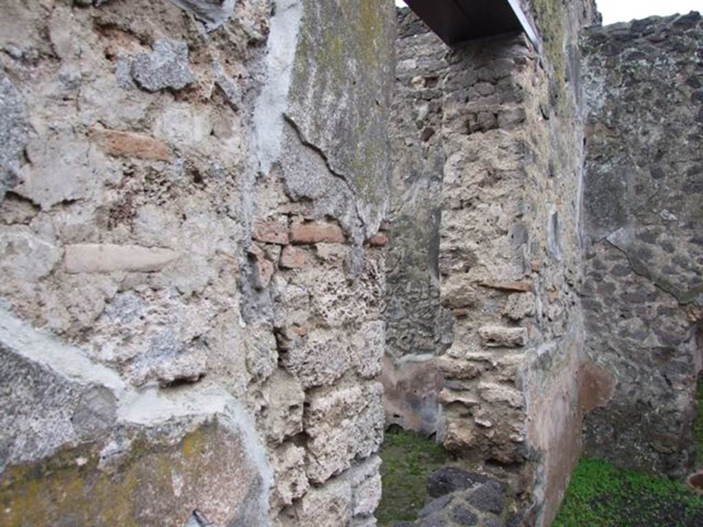 I.8.14 Pompeii.  December 2007.  Room 6.  Window in south wall.