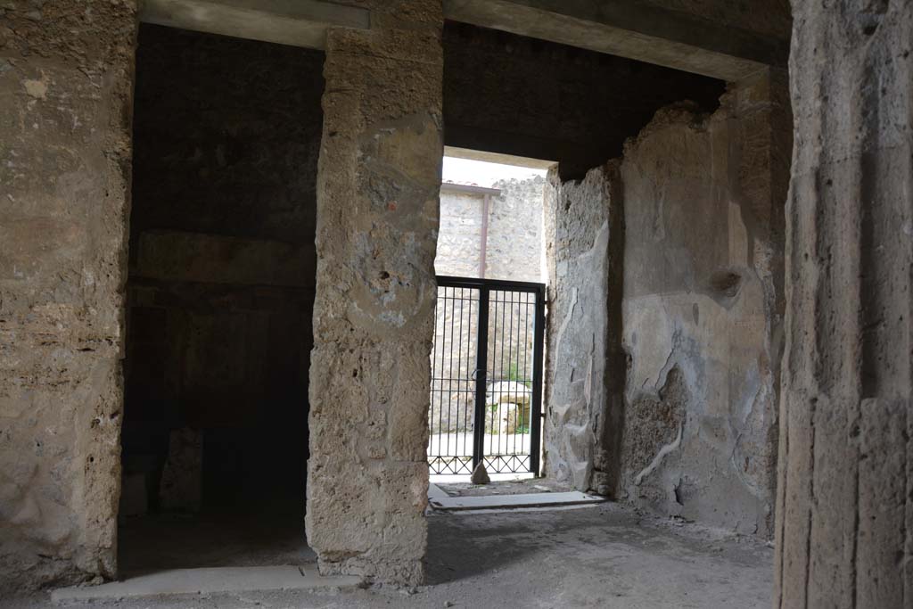 I.8.17 Pompeii. March 2019. Room 3, atrium, looking west across south side of impluvium in atrium.  
Foto Annette Haug, ERC Grant 681269 DCOR.
