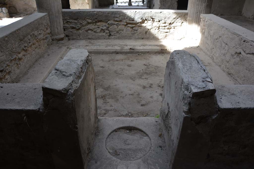  
I.8.17 Pompeii. March 2019. Atrium 3, looking east towards table-legs with remaining painted decoration. 
Foto Annette Haug, ERC Grant 681269 DCOR.
According to PPM  on each of these table-legs was a painting of a herm. 
See Carratelli, G. P., 1990-2003. Pompei: Pitture e Mosaici. I. Roma: Istituto della enciclopedia italiana, (p.852.)

