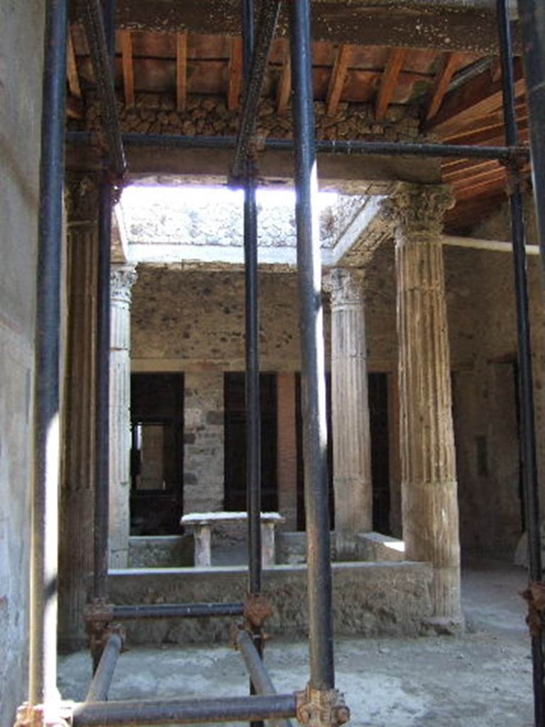 I.8.17 Pompeii. December 2007. Room 3, compluvium in atrium. 