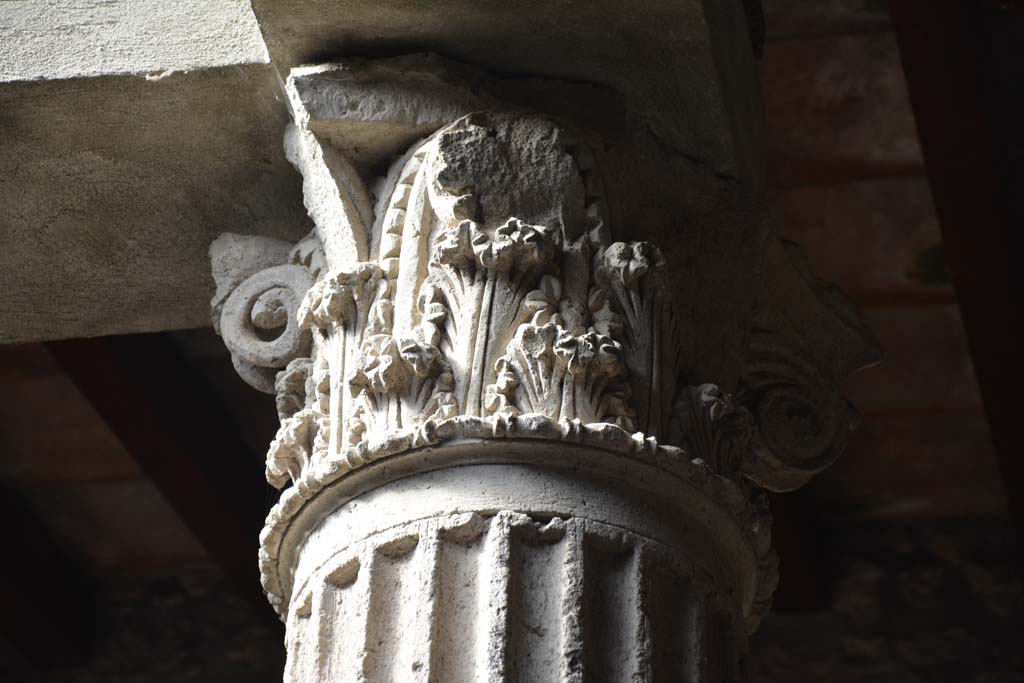 I.8.17 Pompeii. December 2007. Room 3, atrium column capital.