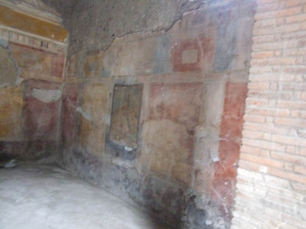 I.8.17 Pompeii. March 2019. Room 9, looking towards south wall of tablinum.
Foto Annette Haug, ERC Grant 681269 DCOR.
