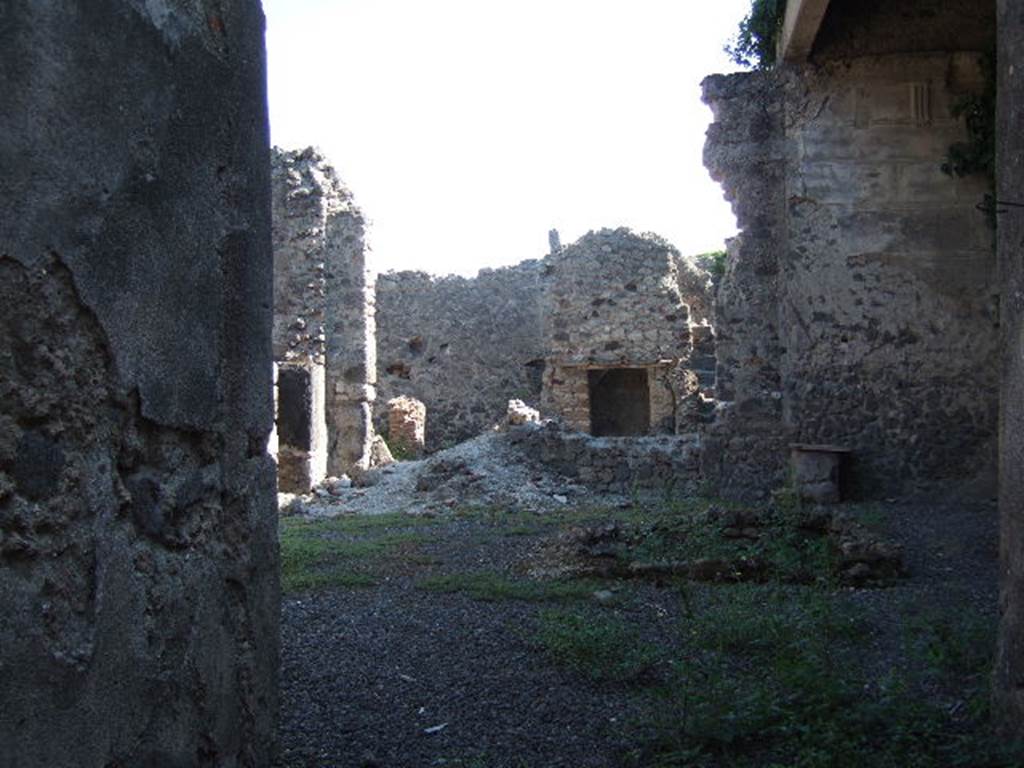 I.8.18 Pompeii. September 2005. Looking east across atrium.  