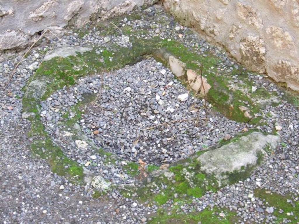 I.9.2 Taberna.  Remains of structure on shop floor in south east corner.