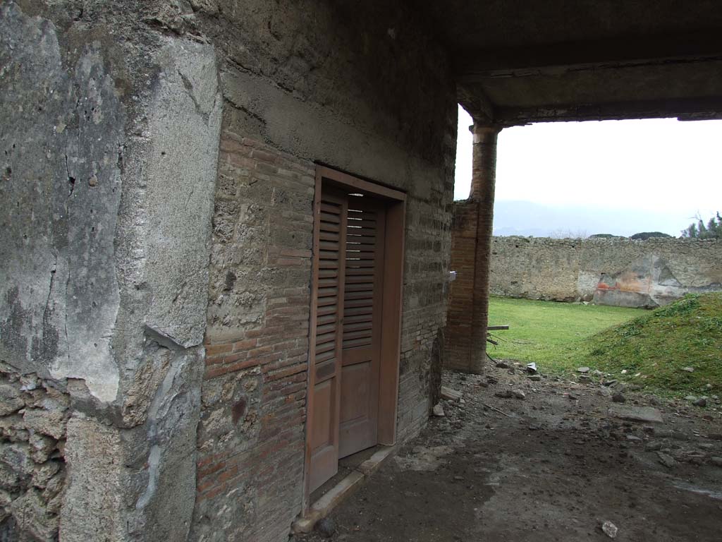 I.9.3 Pompeii. March 2009. Room 4, looking south through tablinum to garden area.