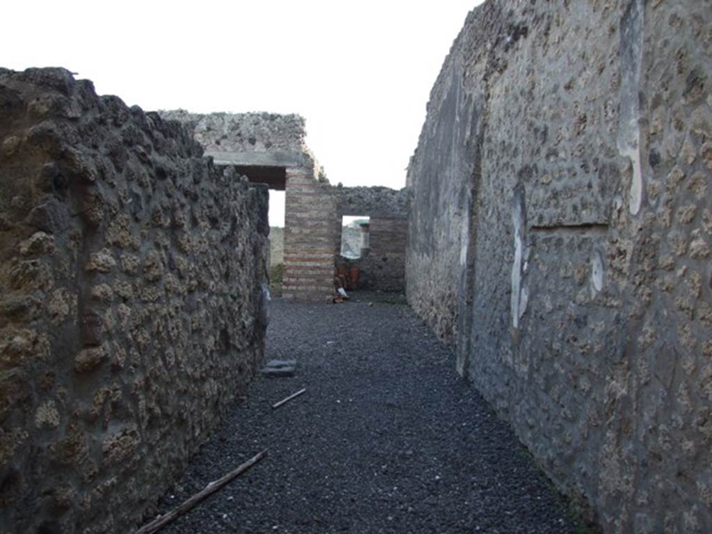 I.9.3 Casa di Successus. Entrance corridor or fauces, leading south into atrium. 