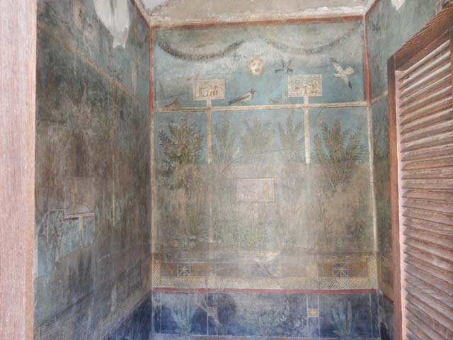 I.9.5 Pompeii. May 2016. Room 5, looking towards east wall from doorway. Photo courtesy of Buzz Ferebee.