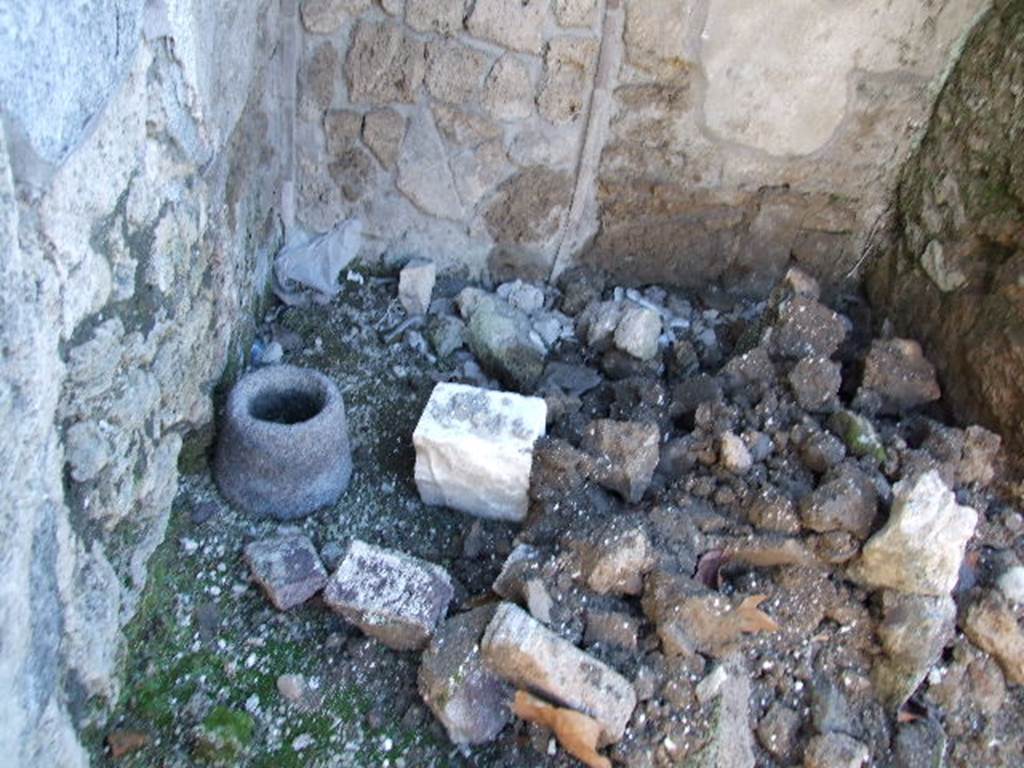 I.9.9  Pompeii.  December 2006. Floor of recess under collapsed stairs.