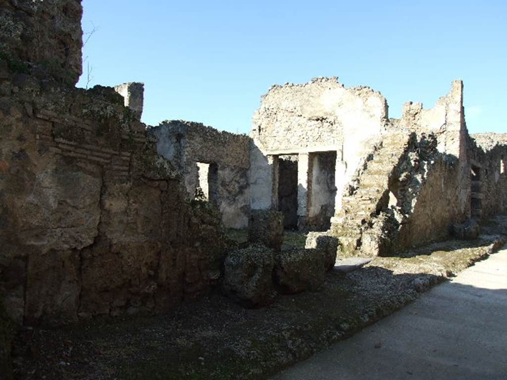 I.9.10 Pompeii. December 2006. Looking north-west to entrance. 