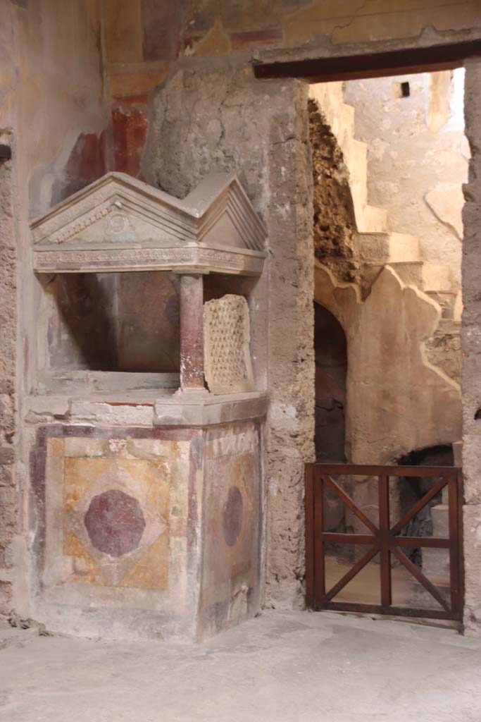 I.10.4 Pompeii. September 2021. Looking along west side of atrium, from south-west corner. Photo courtesy of Klaus Heese.