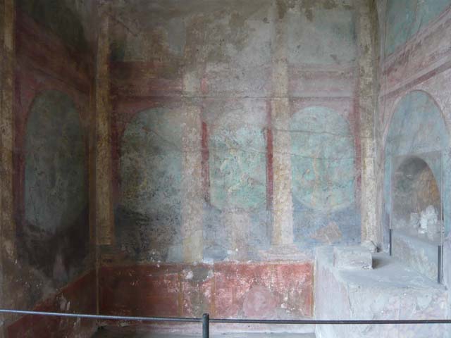 I.10.4 Pompeii. September 2018. Alcove 25, looking towards south wall.
Foto Annette Haug, ERC Grant 681269 DCOR.
