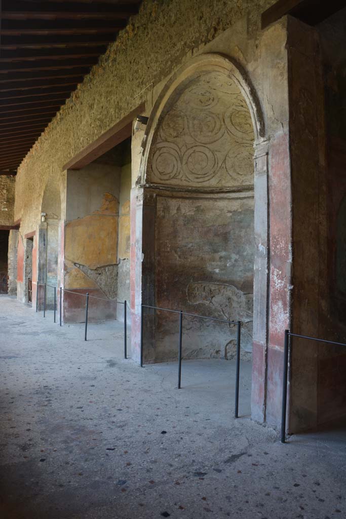 I.10.4 Pompeii. September 2019. Looking east along south portico flooring.
Foto Annette Haug, ERC Grant 681269 DCOR.
