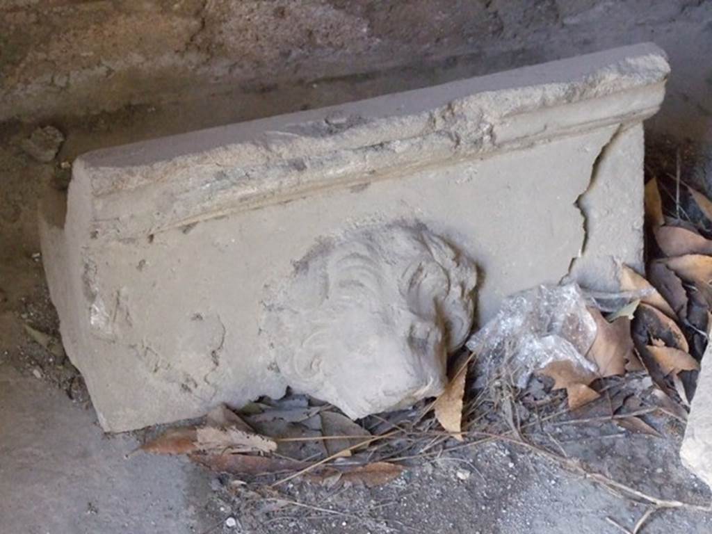 I.10.7 Pompeii. March 2009. .  Room 3.  Cubiculum. Remains of a Lion. Grondaia or antefisse fittili  (rainwater spout for gutters).