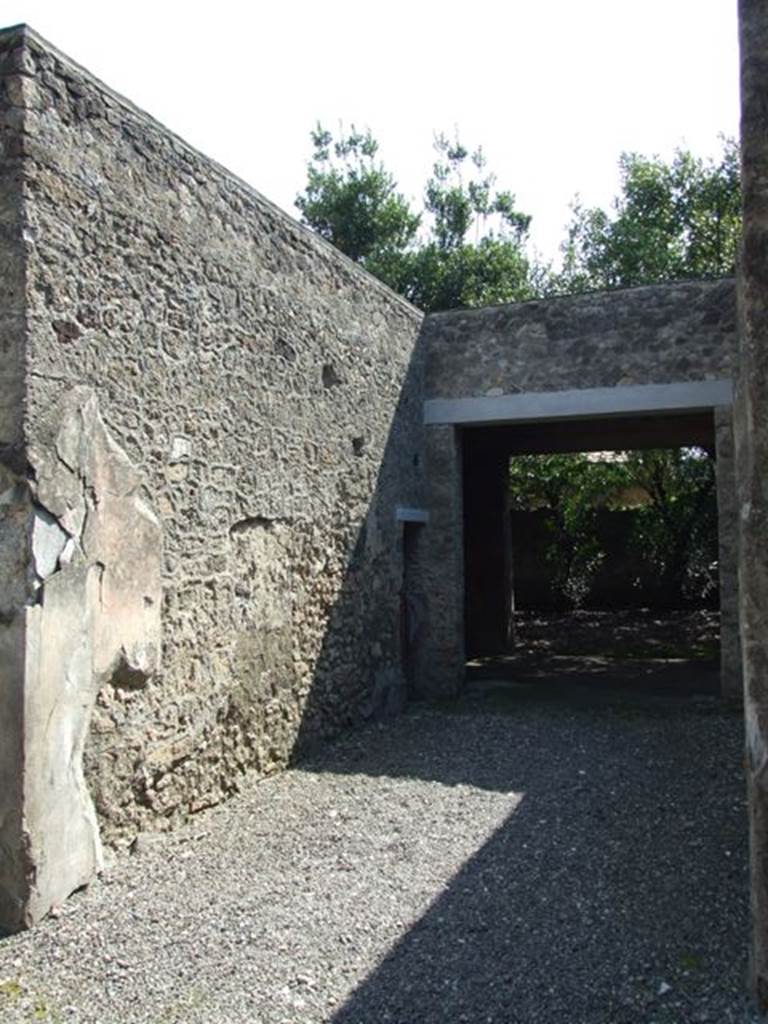 I.10.7 Pompeii. March 2009. Room 7, tablinum, looking south-east.