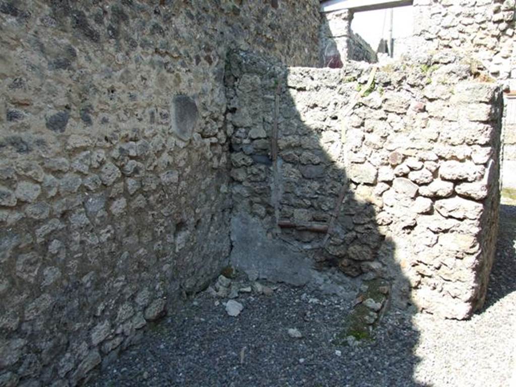 I.10.8 Pompeii.  March 2009.  Room 9.  Looking north to remains of hearth.