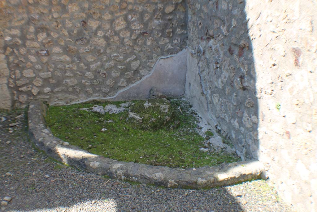 I.10.14 Pompeii. May 2006. Doorway and window in west wall of stable, looking south-west.