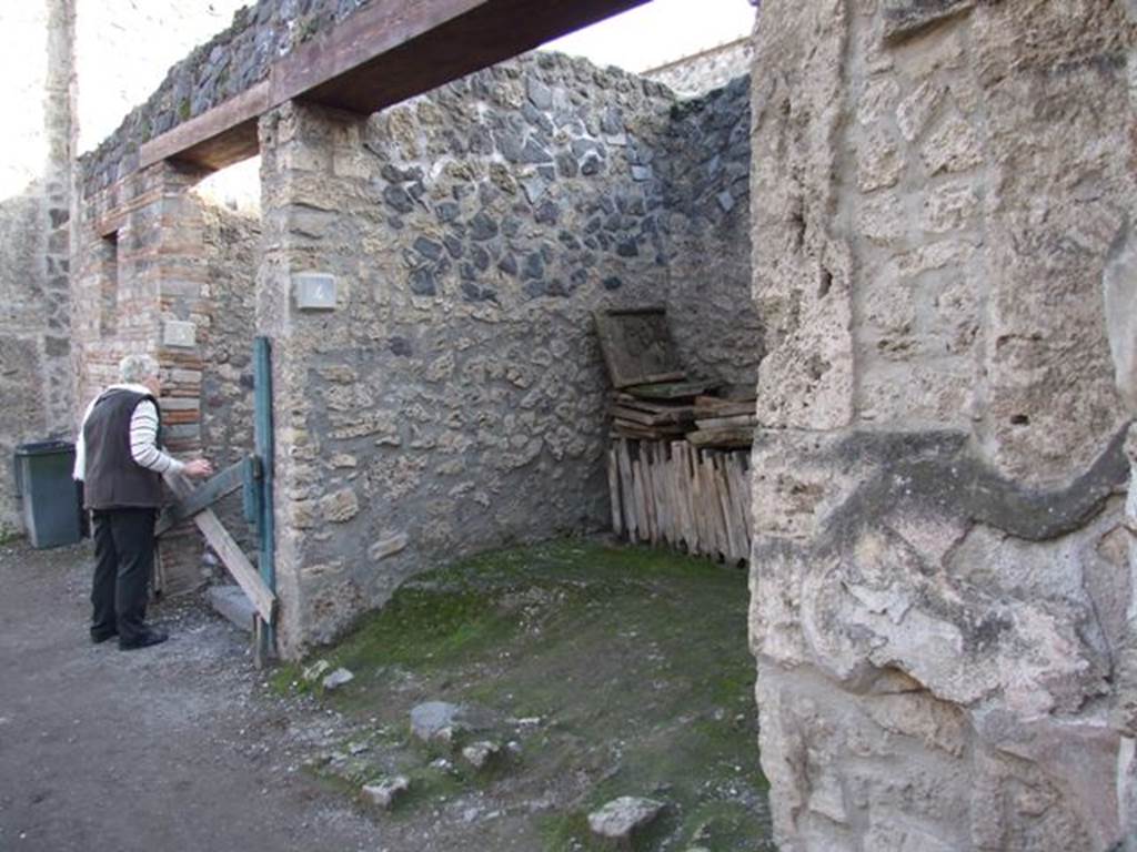 I.11.4 Pompeii. December 2007. Entrance doorway and east wall.