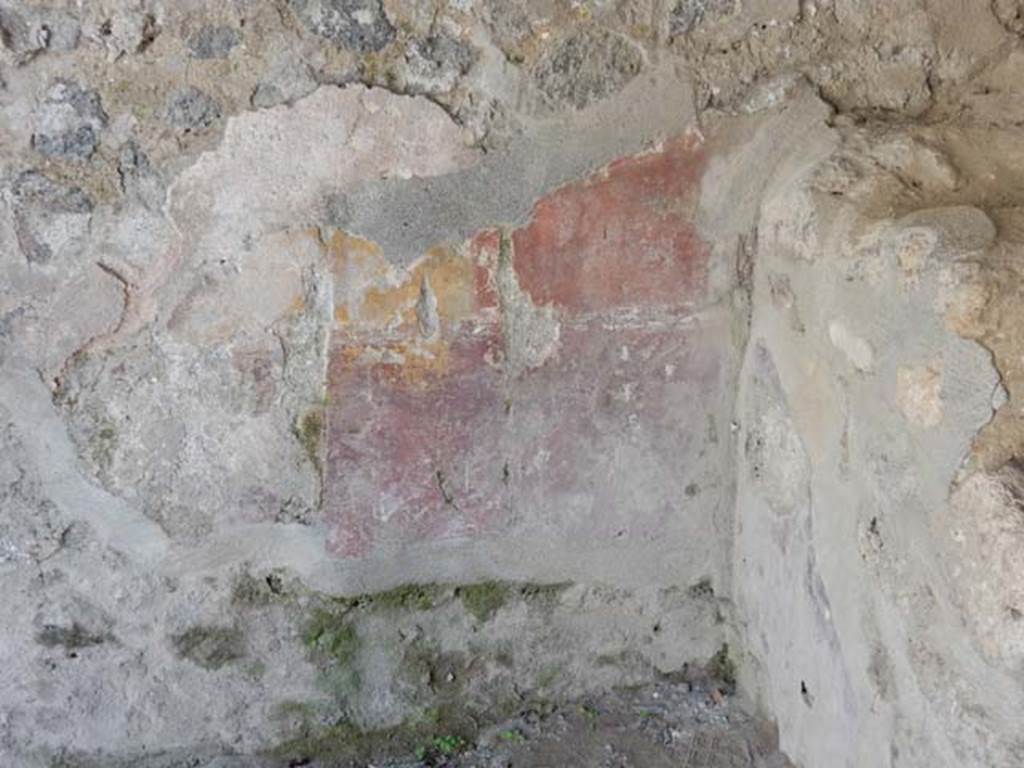 I.11.7 Pompeii. May 2015. East wall of the shop.
Photo courtesy of Buzz Ferebee.

